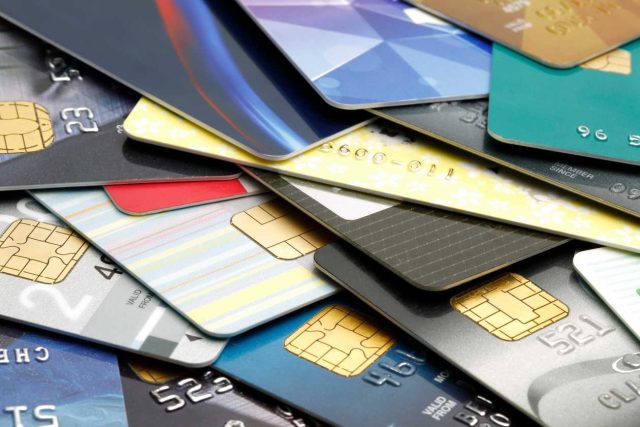 The Smart Way to Juggle Multiple Credit Cards Without Dropping the Ball