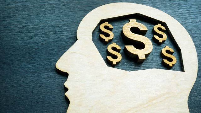 Embracing a Growth Mindset to Navigate Financial Challenges